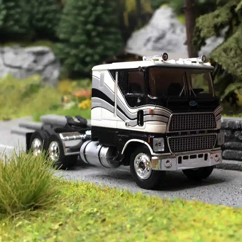 Usine Directe Camion, tracteur Ford CLT 9000 1978, Blanc - Brekina 85850 - HO 1/87