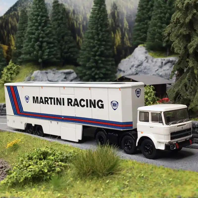 Achetez Aujourd'hui Camion Fiat 691 T "Lancia Martini Racing", Blanc à bandes bleues et rouges - Brekina 58577 - HO 1/87