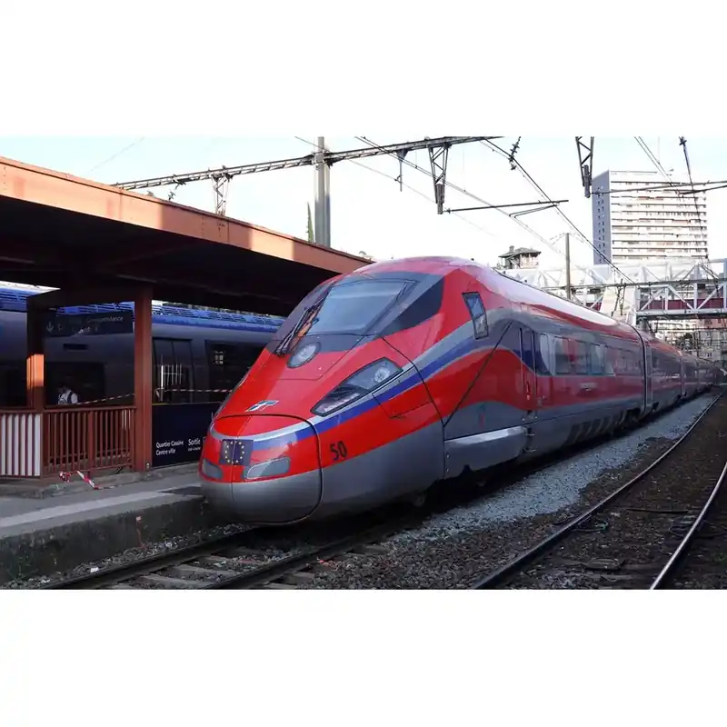 Coffret TGV 4 éléments « Le plaisir d‘un voyage nouveau » - Arnold HN2621 - N 1/160 - FRECCIAROSSA - Ep VI - Analogique - 2R Top Vente