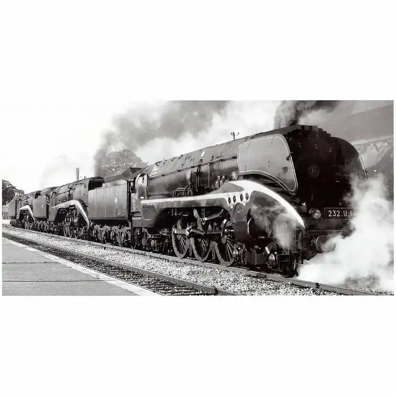 Affaire À Saisir Locomotive à vapeur 232-R - Ree Modèles 232R01S - HO 1/87 - SNCF - Ep III - Digital sound fumigène - 2R