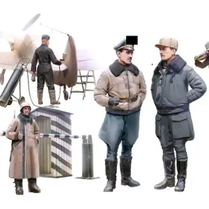 ICM 48086 WWII German Luftwaffe Pilots and Ground Personnel in Winter Uniform Solde