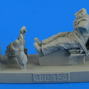 Aerobonus 480154 Soviet Woman Pilot WWII with seat for Po-2 Figurines ICM Prix Cassé