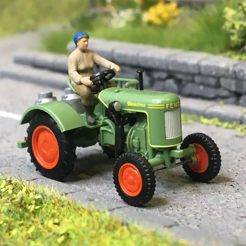 Bon Plan Fendt F15, Dieselross, avec fermier et bidons de lait - BUSCH 54154 - HO 1/87