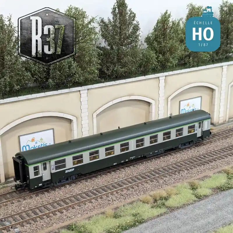Voiture voyageurs USI B10t courte bogie Y16 vert/gris SNCF Ep IVb avec éclairage HO R37 42504 Commander Vite