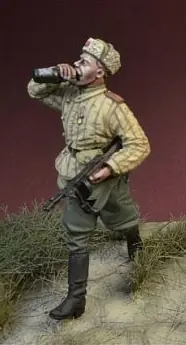 D-DAY miniature studio 35164 Soviet Trooper 2 "Thirsty" 1944-46 Achetez Aujourd'hui