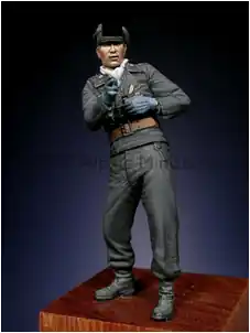 DISCONTINUED Alpine Miniatures 35026 Early WW2 Panzer Officer Offre Exclusive