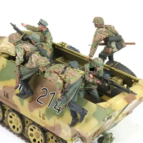 SOLMODEL MM656 German WWII Sd.Kfz.251/1 Crew (6 Figures) Livraison Express