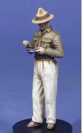 Commander Maintenant Resicast 355652 British WWII LRDG Figur No.5 - Private Van Lemon Eating from Plate
