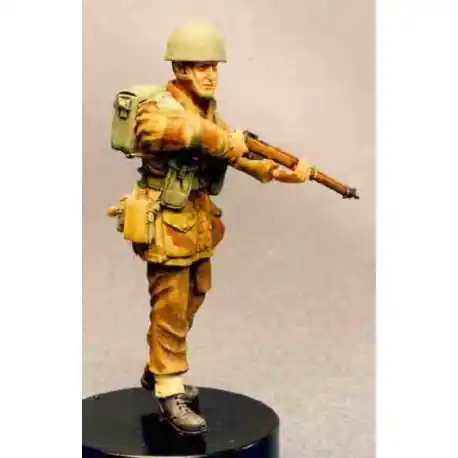 Affaire À Saisir Resicast 355546 British WWII Airborne Soldier Walking with Rifle